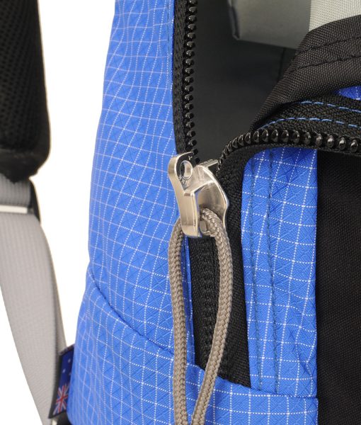 Hitchhiker22L blue 2022 detail zipper